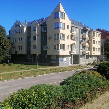 River Lux Sremska Mitrovica Exterior foto