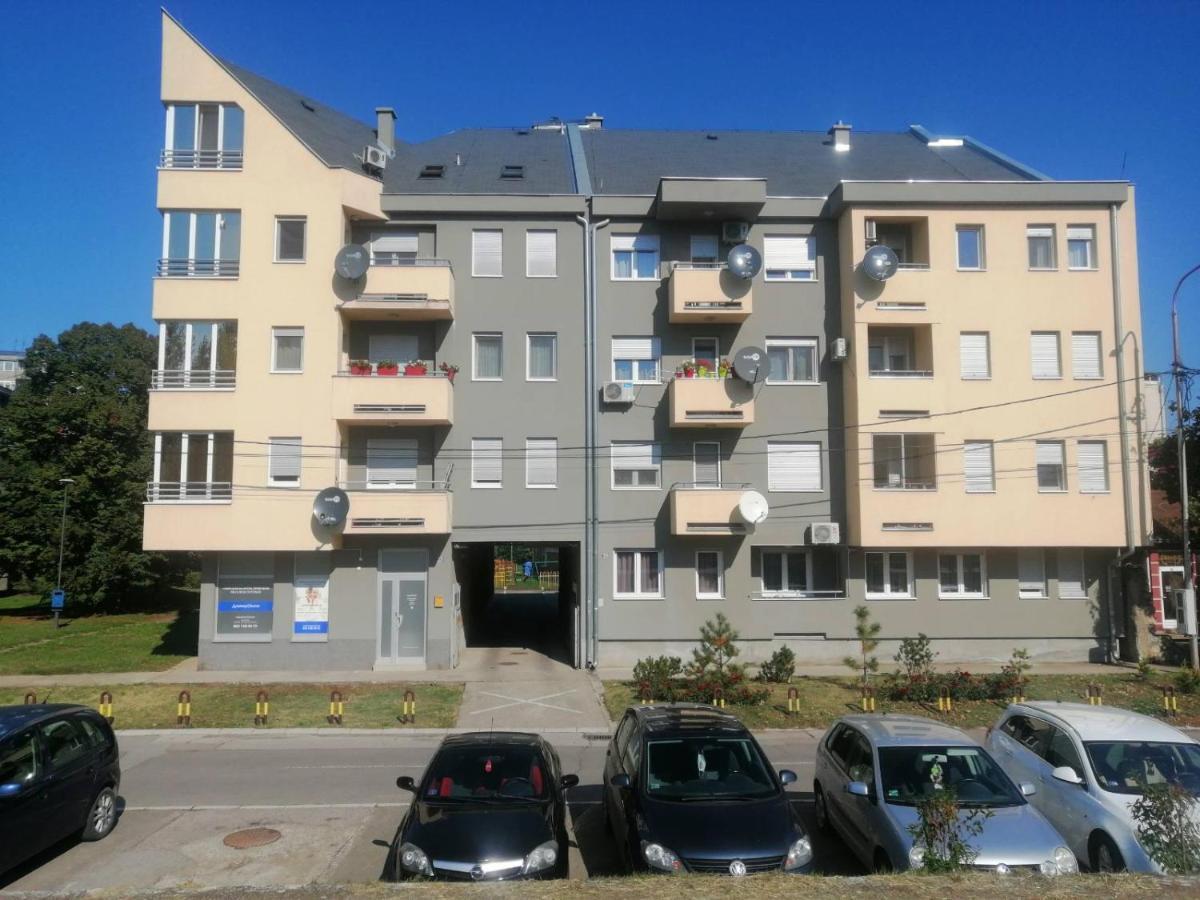 River Lux Sremska Mitrovica Exterior foto
